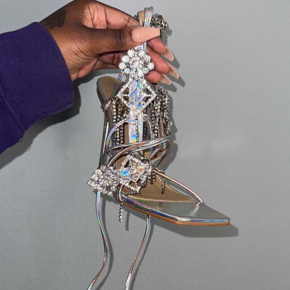 Silver heel
